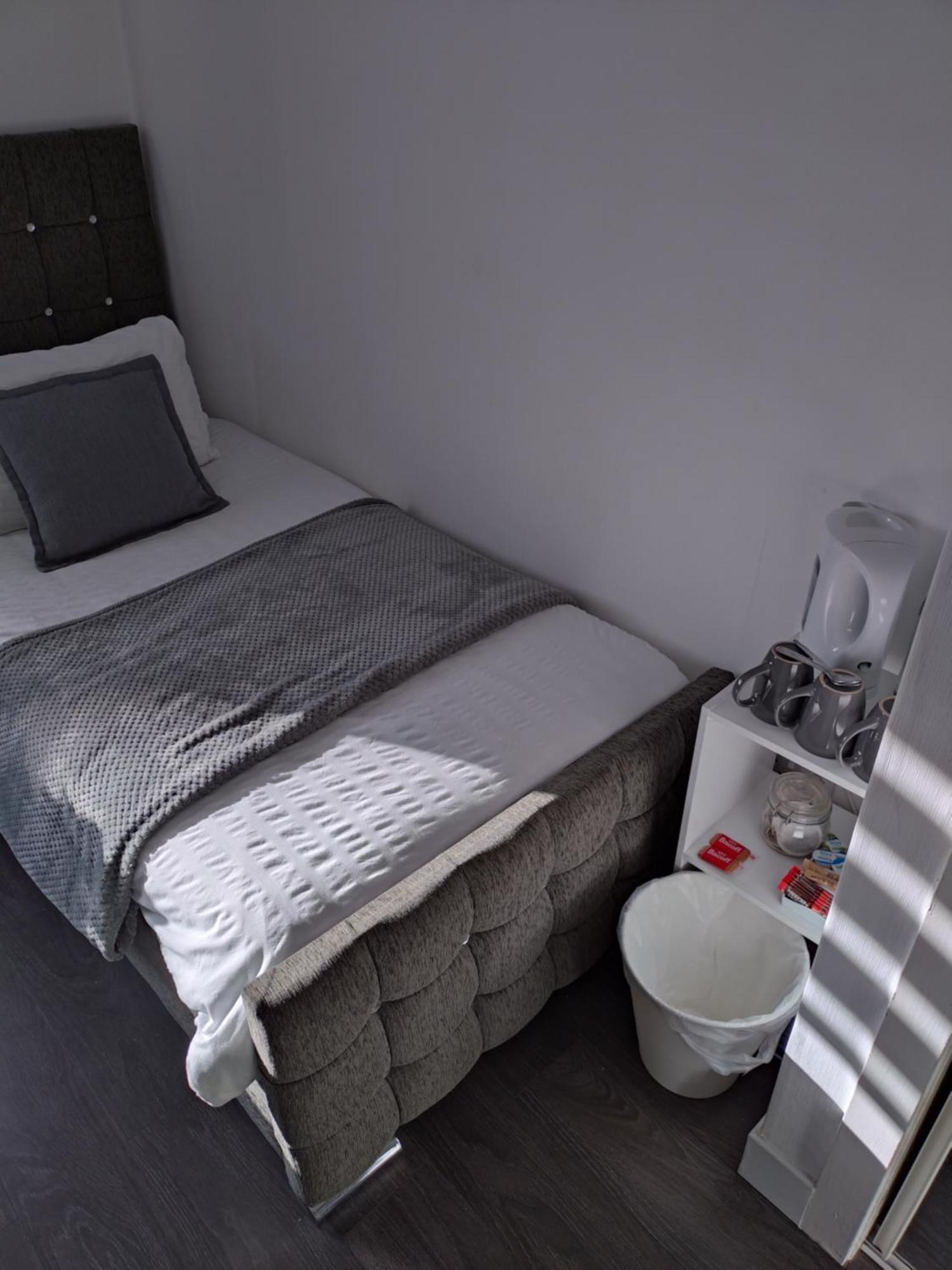 Anchorage Guest House - Also 1 Room Available With Hot Tub,Must Be Booked Separately بالّوتْشْ الغرفة الصورة