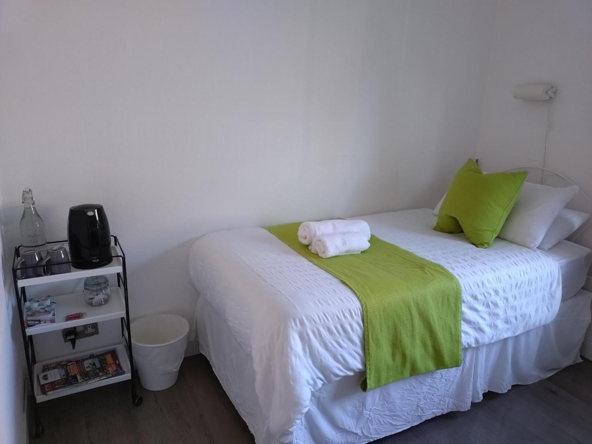 Anchorage Guest House - Also 1 Room Available With Hot Tub,Must Be Booked Separately بالّوتْشْ الغرفة الصورة