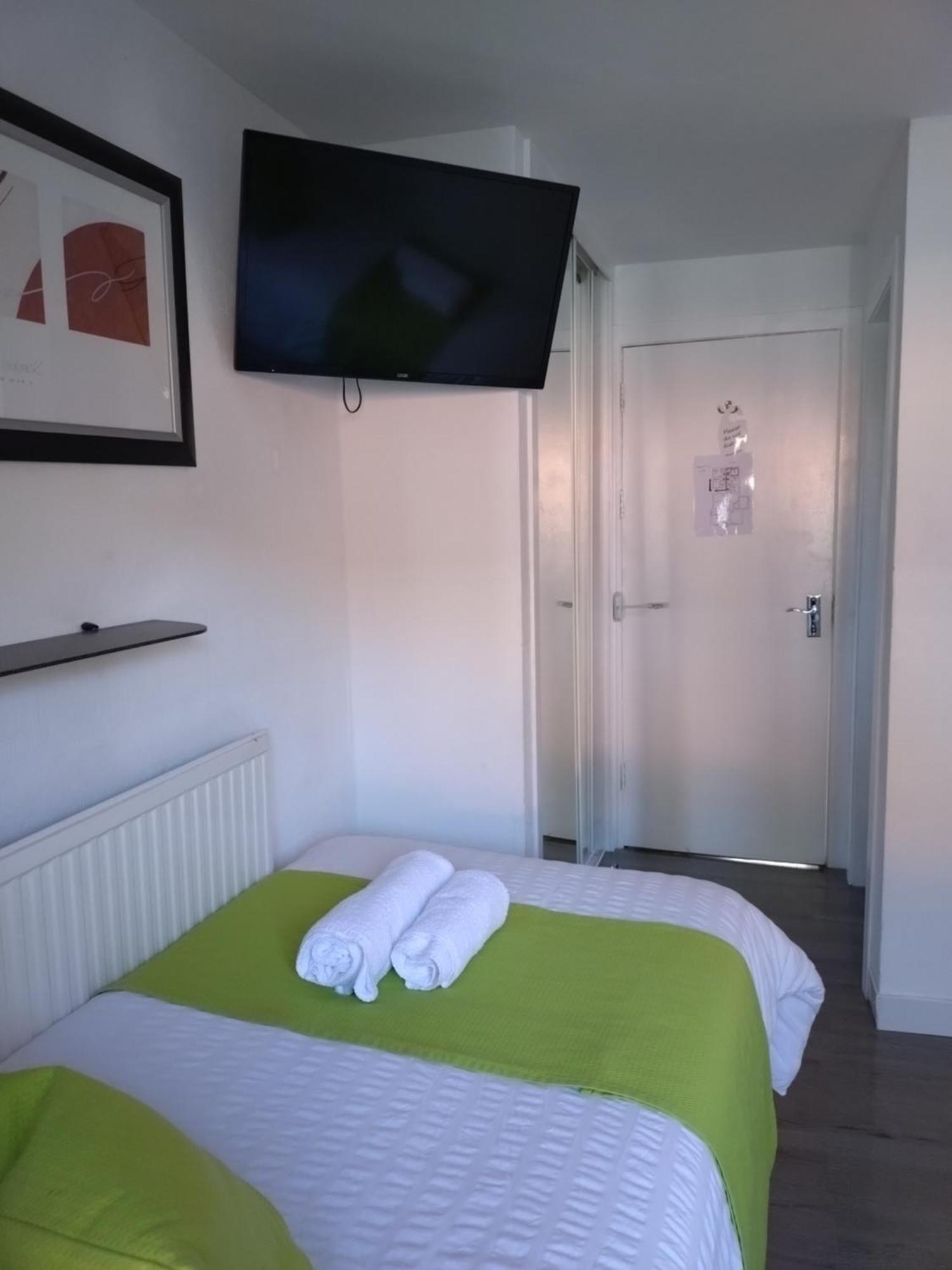 Anchorage Guest House - Also 1 Room Available With Hot Tub,Must Be Booked Separately بالّوتْشْ الغرفة الصورة