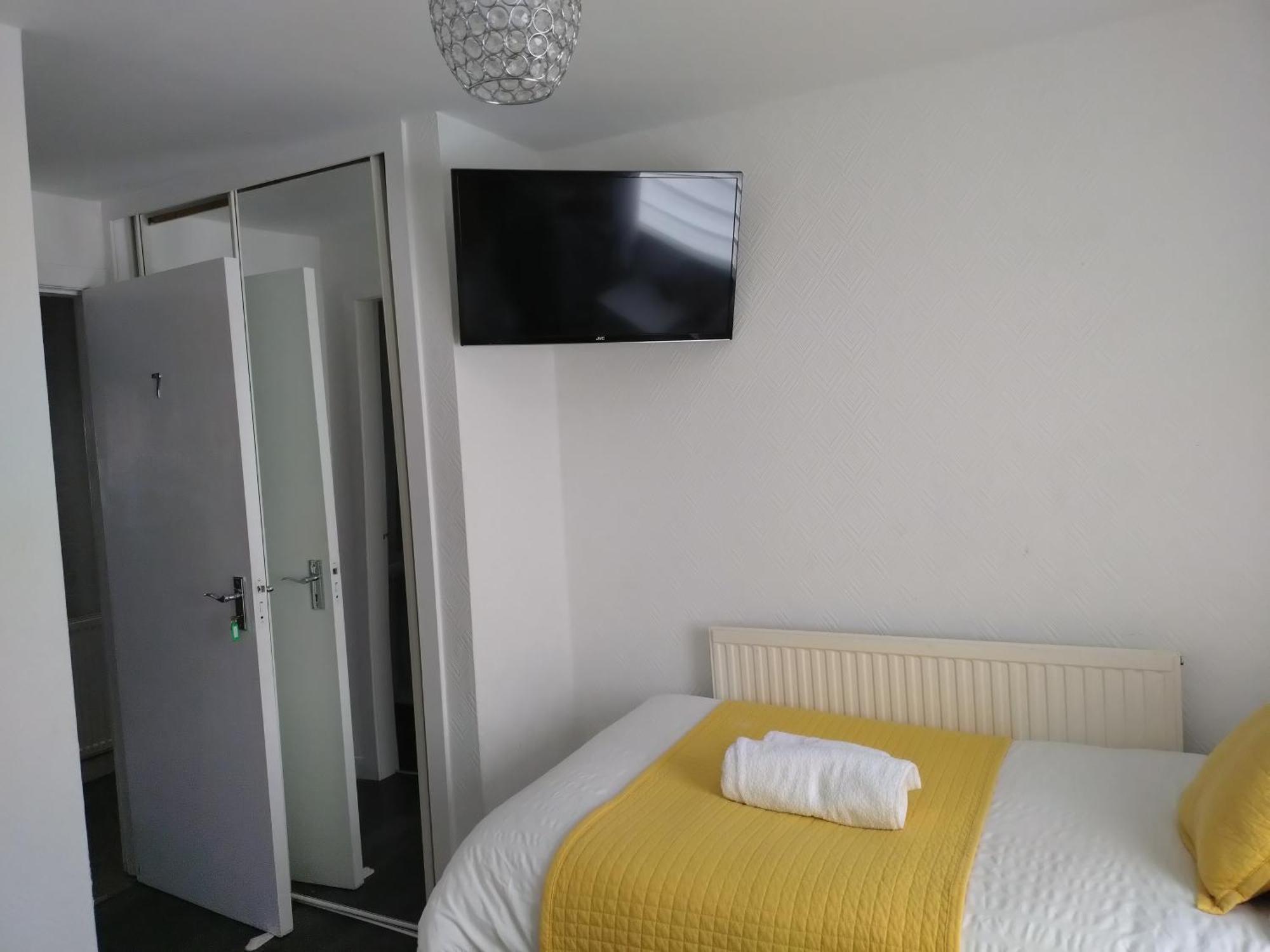 Anchorage Guest House - Also 1 Room Available With Hot Tub,Must Be Booked Separately بالّوتْشْ الغرفة الصورة