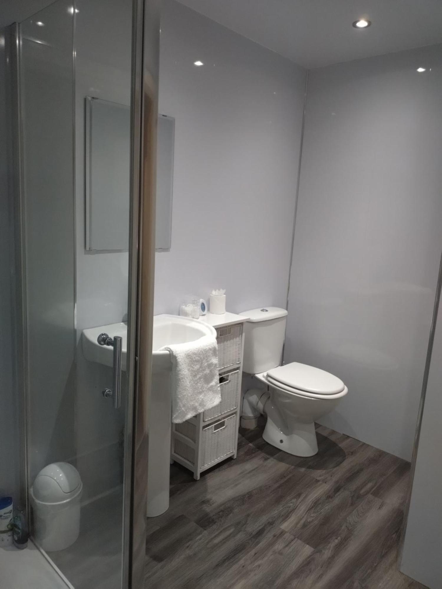 Anchorage Guest House - Also 1 Room Available With Hot Tub,Must Be Booked Separately بالّوتْشْ المظهر الخارجي الصورة